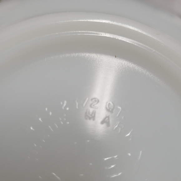 Vintage Pyrex Black White Gooseberry Cinderella Mixing Bowl - Picture 8 of 8